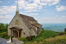 Credit: greatergreenvilleweddings.com